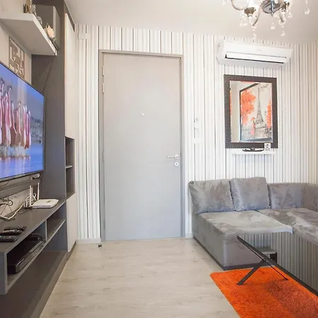 The Base Central Apartments Pattaya Exterior photo